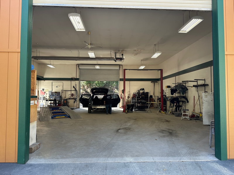 photo of Autosmith Collision's repair bay